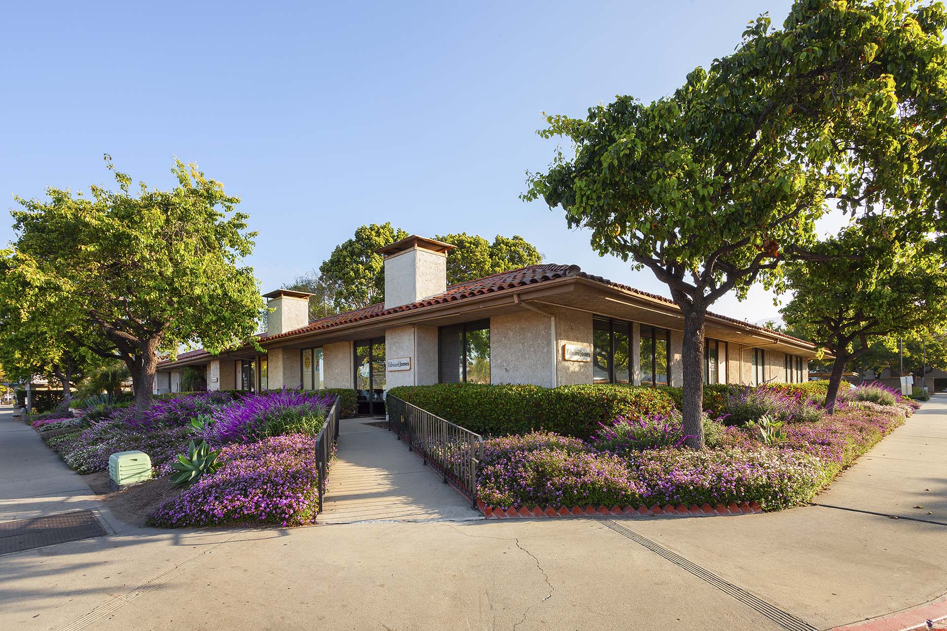 Shepard Place Professional with lush landscaping.